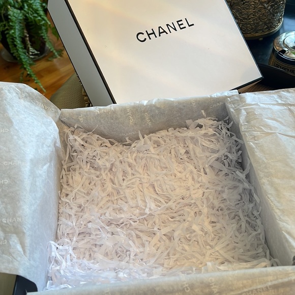 Authentic Chanel Box - Picture 7 of 11
